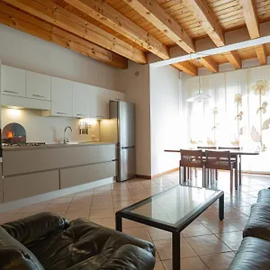  Appartamento Casa Aurora - 10 Min Da Gardaland & Di Garda Italia